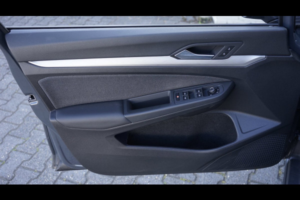 Volkswagen Golf VIII 8.5 1.5 eTSI AUTOMAAT|ACC|AMBIANCE|CARPLAY|FACELIFT|PDC