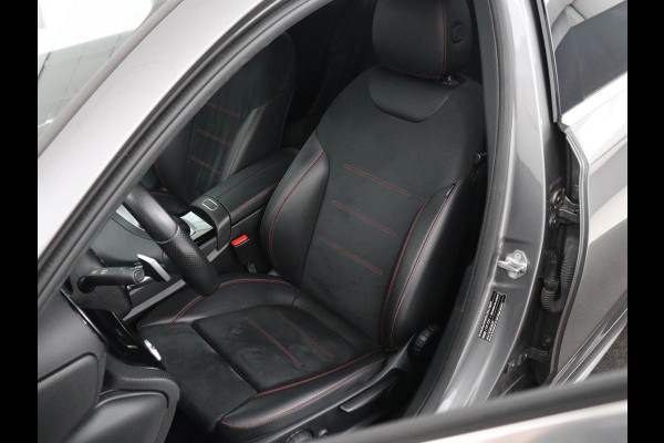 Mercedes-Benz A-Klasse 180 Business Solution AMG | Leder/alcantara | Stoelverwarming | Cruise control | Widescreen | Carplay | Climate control | Camera | Park assist |