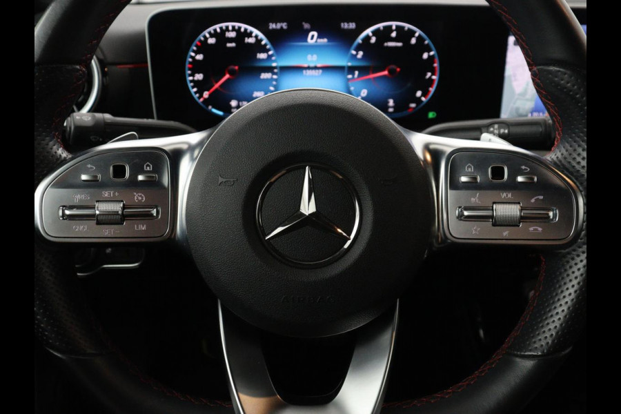 Mercedes-Benz A-Klasse 180 Business Solution AMG | Leder/alcantara | Stoelverwarming | Cruise control | Widescreen | Carplay | Climate control | Camera | Park assist |