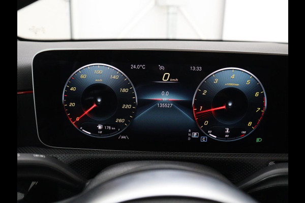 Mercedes-Benz A-Klasse 180 Business Solution AMG | Leder/alcantara | Stoelverwarming | Cruise control | Widescreen | Carplay | Climate control | Camera | Park assist |