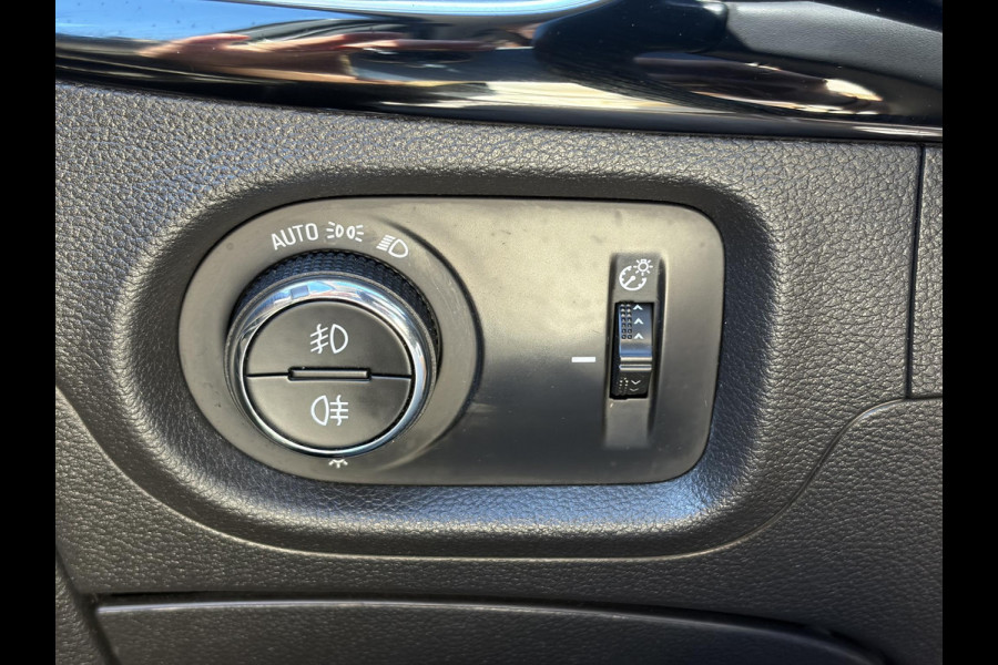 Opel Astra Sports Tourer 1.4 Business Executive 2e Eigenaar l 150pk l Carplay l Navi l Pdc V+A l Stoelvw-Stuurverw l Clima l Cruise l 18''Lmv l Halfleder l 6 Bak l Rijstrooksensor l N.A.P l Apk tot 08-2027
