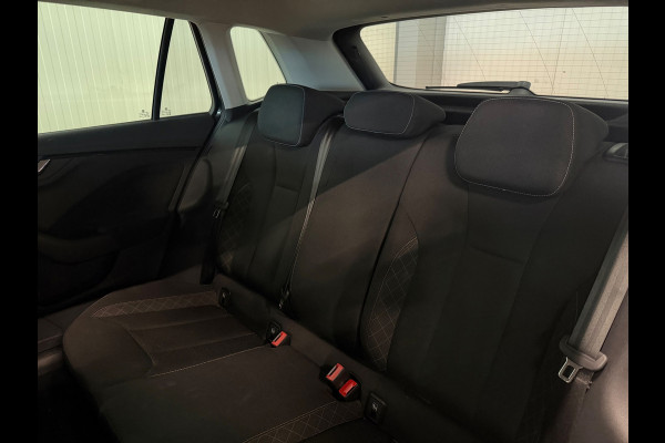Škoda Kamiq 1.0 TSI Sport Business | ACC | CARPLAY | TREKHAAK | AUTOMAAT
