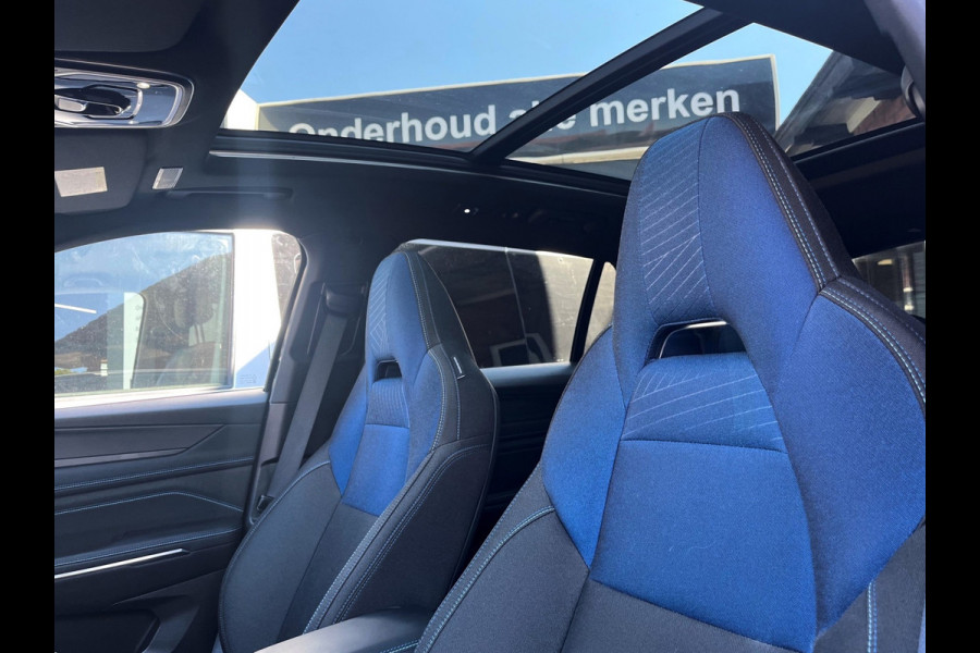 Lynk & Co 01 1.5 Black Edition Panorama, 1.800 kg trekgewicht