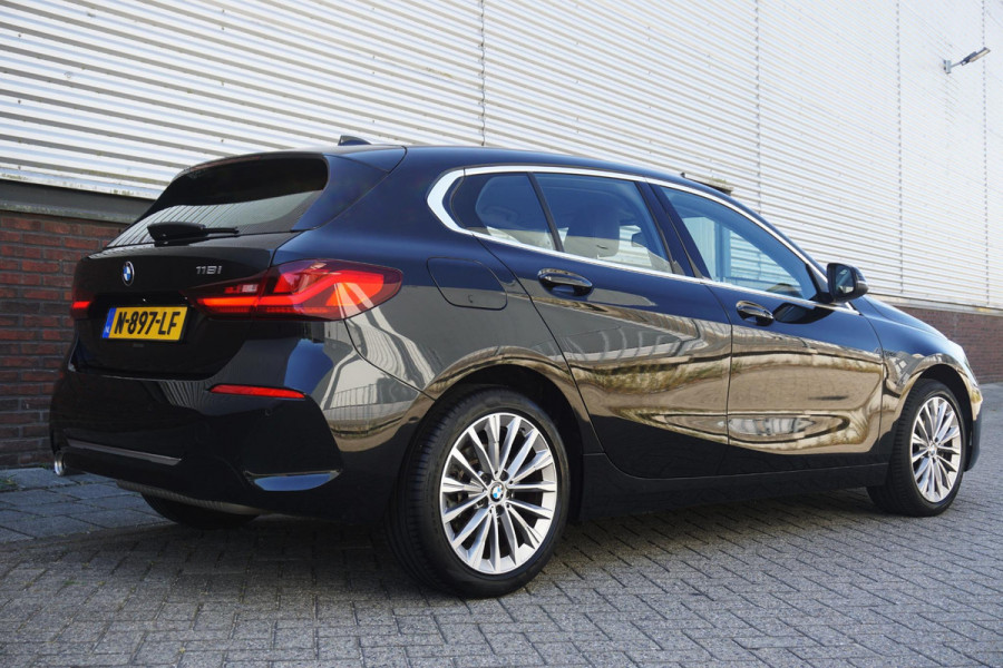 BMW 1-serie 118i Business Edition Luxury/Leer/1e Eigenaar/ CarPlay/LED.
