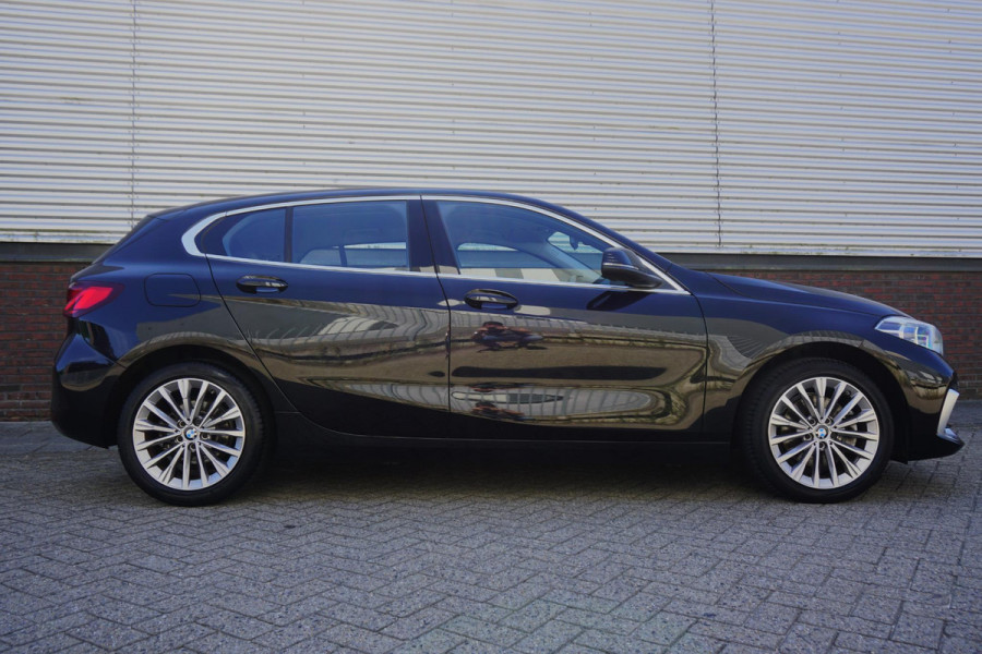 BMW 1-serie 118i Business Edition Luxury/Leer/1e Eigenaar/ CarPlay/LED.