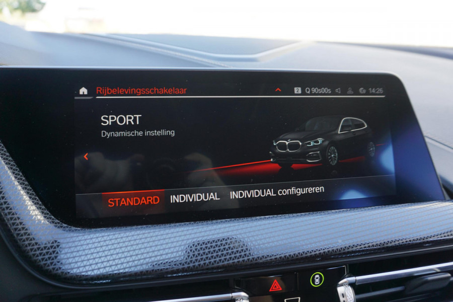 BMW 1-serie 118i Business Edition Luxury/Leer/1e Eigenaar/ CarPlay/LED.