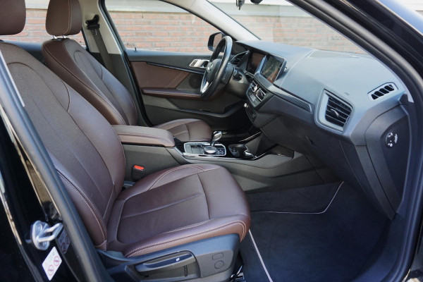 BMW 1-serie 118i Business Edition Luxury/Leer/1e Eigenaar/ CarPlay/LED.