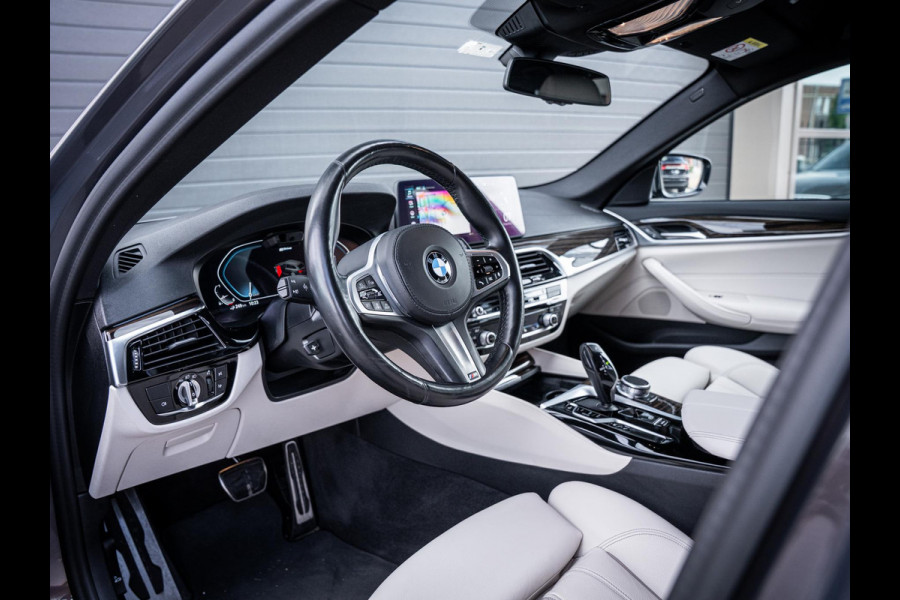 BMW 5 Serie Touring 530e High Executive M-Sport l Laser l Softclose l HUD l Memory