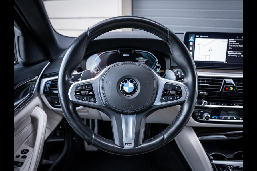 BMW 5 Serie Touring 530e High Executive M-Sport l Laser l Softclose l HUD l Memory