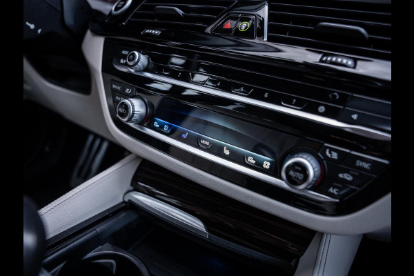 BMW 5 Serie Touring 530e High Executive M-Sport l Laser l Softclose l HUD l Memory