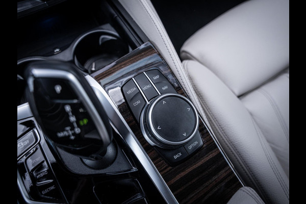 BMW 5 Serie Touring 530e High Executive M-Sport l Laser l Softclose l HUD l Memory