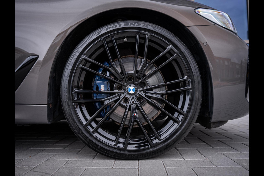 BMW 5 Serie Touring 530e High Executive M-Sport l Laser l Softclose l HUD l Memory