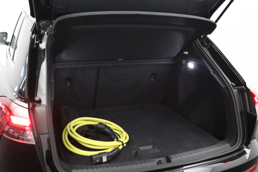 Audi Q4 e-tron 40 204 PK S-Line Edition 77 kWh, SOH 98%, Sportstoelen, Adap. Cruise Control, Climate Control, Camera