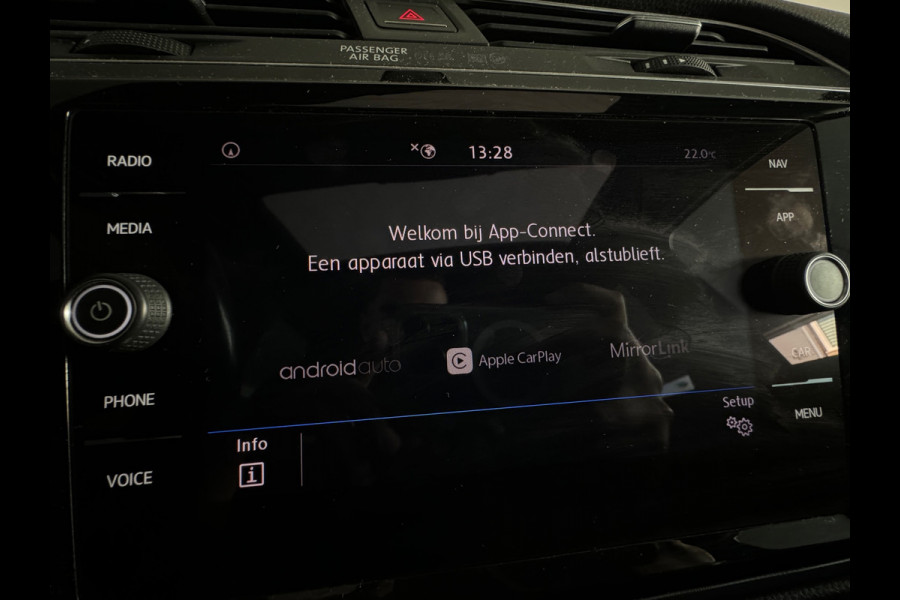 Volkswagen Touran 1.5 TSI R-Line 7p Pano|ACC|Keyless|Stoelverwarming|Carplay