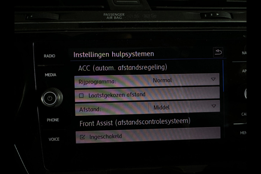 Volkswagen Touran 1.5 TSI R-Line 7p Pano|ACC|Keyless|Stoelverwarming|Carplay