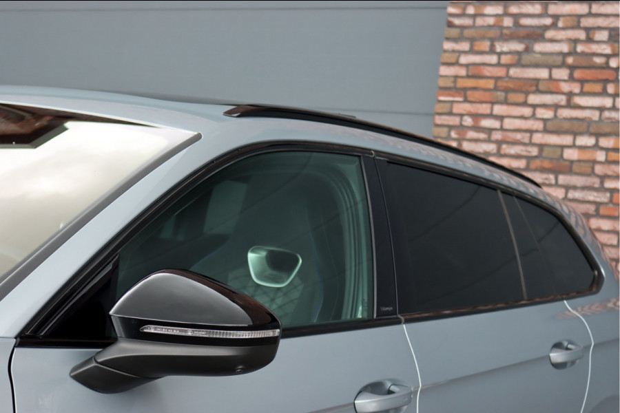 Volkswagen Passat Variant 1.5 eHybrid R-Line Edition | ACC | Panoramadak | Harman&Kardon | Massage | HUD | Trekhaak | iQ.Light | Stoelverwarming V+A | Zonnerollo's |