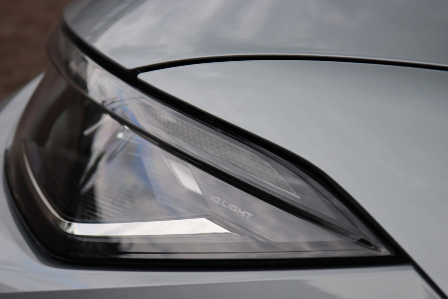 Volkswagen Passat Variant 1.5 eHybrid R-Line Edition | ACC | Panoramadak | Harman&Kardon | Massage | HUD | Trekhaak | iQ.Light | Stoelverwarming V+A | Zonnerollo's |