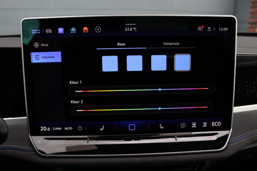 Volkswagen Passat Variant 1.5 eHybrid R-Line Edition | ACC | Panoramadak | Harman&Kardon | Massage | HUD | Trekhaak | iQ.Light | Stoelverwarming V+A | Zonnerollo's |