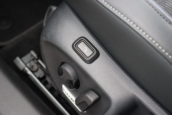Volkswagen Passat Variant 1.5 eHybrid R-Line Edition | ACC | Panoramadak | Harman&Kardon | Massage | HUD | Trekhaak | iQ.Light | Stoelverwarming V+A | Zonnerollo's |