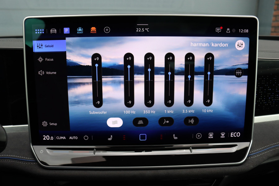 Volkswagen Passat Variant 1.5 eHybrid R-Line Edition | ACC | Panoramadak | Harman&Kardon | Massage | HUD | Trekhaak | iQ.Light | Stoelverwarming V+A | Zonnerollo's |
