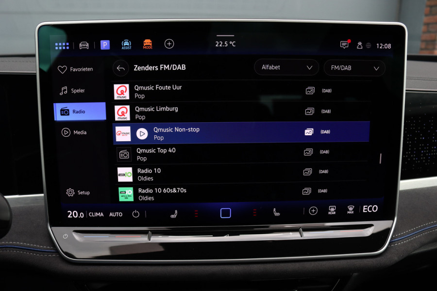 Volkswagen Passat Variant 1.5 eHybrid R-Line Edition | ACC | Panoramadak | Harman&Kardon | Massage | HUD | Trekhaak | iQ.Light | Stoelverwarming V+A | Zonnerollo's |