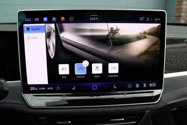 Volkswagen Passat Variant 1.5 eHybrid R-Line Edition | ACC | Panoramadak | Harman&Kardon | Massage | HUD | Trekhaak | iQ.Light | Stoelverwarming V+A | Zonnerollo's |