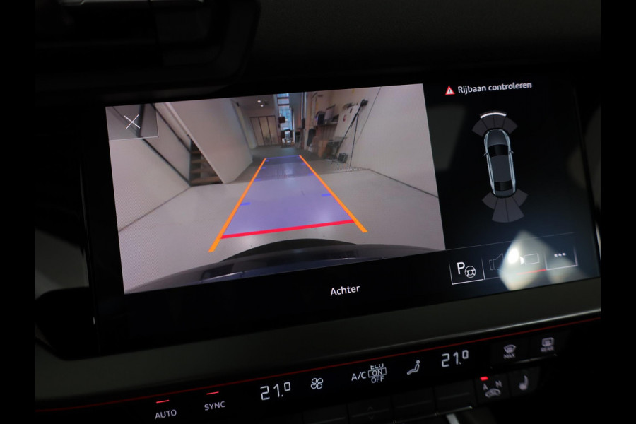 Audi A3 Limousine 35 TFSI S edition 150 pk S-tronic | Navigatie | Panoramadak | Parkeersensoren (Park assist) | Achteruitrijcamera | Matrix LED koplampen | B&O Soundsystem |