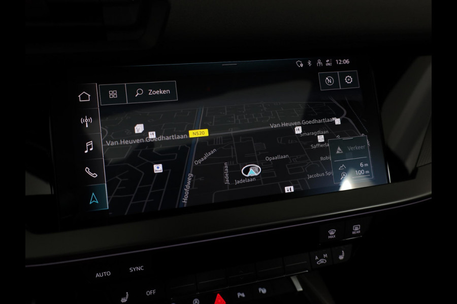 Audi A3 Limousine 35 TFSI S edition 150 pk S-tronic | Navigatie | Panoramadak | Parkeersensoren (Park assist) | Achteruitrijcamera | Matrix LED koplampen | B&O Soundsystem |