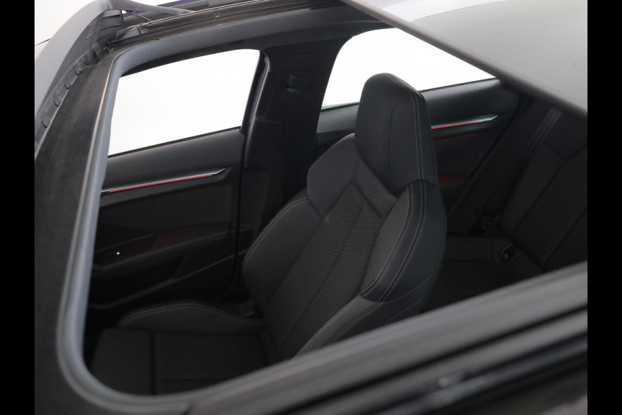 Audi A3 Limousine 35 TFSI S edition 150 pk S-tronic | Navigatie | Panoramadak | Parkeersensoren (Park assist) | Achteruitrijcamera | Matrix LED koplampen | B&O Soundsystem |