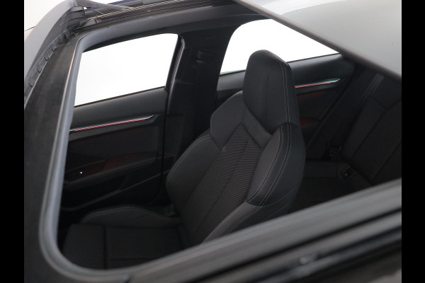 Audi A3 Limousine 35 TFSI S edition 150 pk S-tronic | Navigatie | Panoramadak | Parkeersensoren (Park assist) | Achteruitrijcamera | Matrix LED koplampen | B&O Soundsystem |