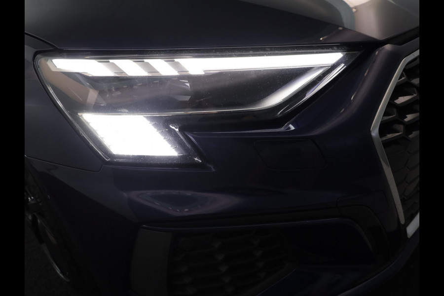 Audi A3 Limousine 35 TFSI S edition 150 pk S-tronic | Navigatie | Panoramadak | Parkeersensoren (Park assist) | Achteruitrijcamera | Matrix LED koplampen | B&O Soundsystem |