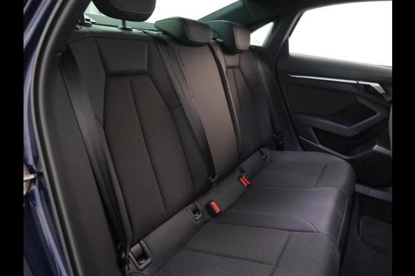 Audi A3 Limousine 35 TFSI S edition 150 pk S-tronic | Navigatie | Panoramadak | Parkeersensoren (Park assist) | Achteruitrijcamera | Matrix LED koplampen | B&O Soundsystem |