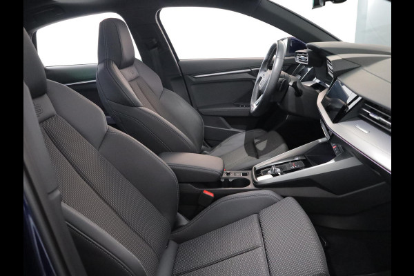 Audi A3 Limousine 35 TFSI S edition 150 pk S-tronic | Navigatie | Panoramadak | Parkeersensoren (Park assist) | Achteruitrijcamera | Matrix LED koplampen | B&O Soundsystem |
