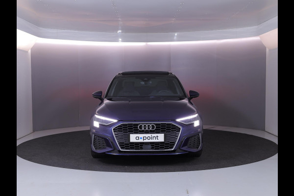 Audi A3 Limousine 35 TFSI S edition 150 pk S-tronic | Navigatie | Panoramadak | Parkeersensoren (Park assist) | Achteruitrijcamera | Matrix LED koplampen | B&O Soundsystem |