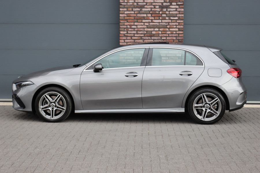 Mercedes-Benz A-Klasse 250 e AMG Line | Facelift | Panoramadak | Sfeerverlichting | Camera | Zitcomfortpakket | Keyless Go | Stoelverwarming | Widescreen |