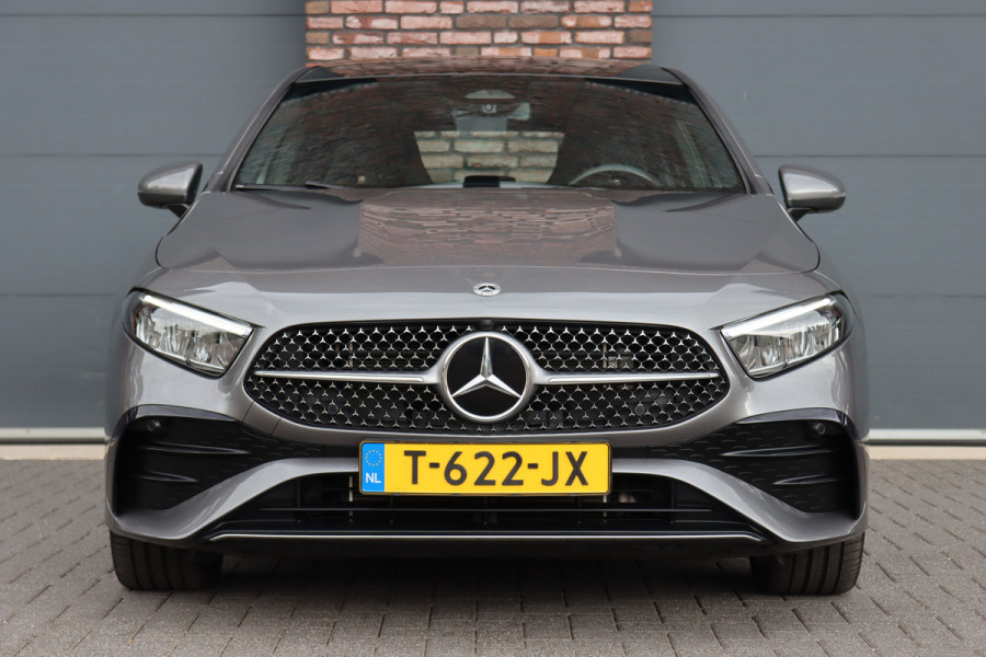 Mercedes-Benz A-Klasse 250 e AMG Line | Facelift | Panoramadak | Sfeerverlichting | Camera | Zitcomfortpakket | Keyless Go | Stoelverwarming | Widescreen |