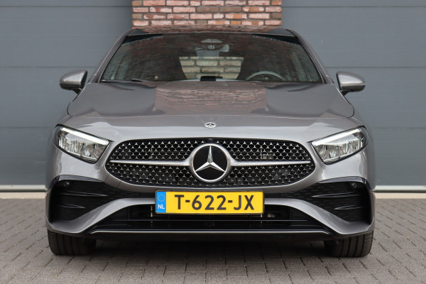 Mercedes-Benz A-Klasse 250 e AMG Line | Facelift | Panoramadak | Sfeerverlichting | Camera | Zitcomfortpakket | Keyless Go | Stoelverwarming | Widescreen |