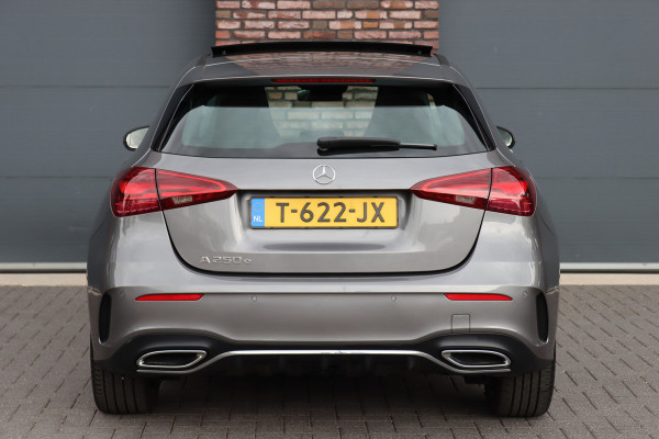 Mercedes-Benz A-Klasse 250 e AMG Line | Facelift | Panoramadak | Sfeerverlichting | Camera | Zitcomfortpakket | Keyless Go | Stoelverwarming | Widescreen |