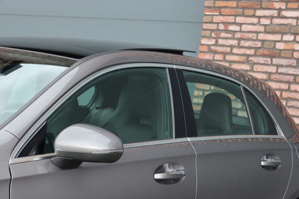 Mercedes-Benz A-Klasse 250 e AMG Line | Facelift | Panoramadak | Sfeerverlichting | Camera | Zitcomfortpakket | Keyless Go | Stoelverwarming | Widescreen |
