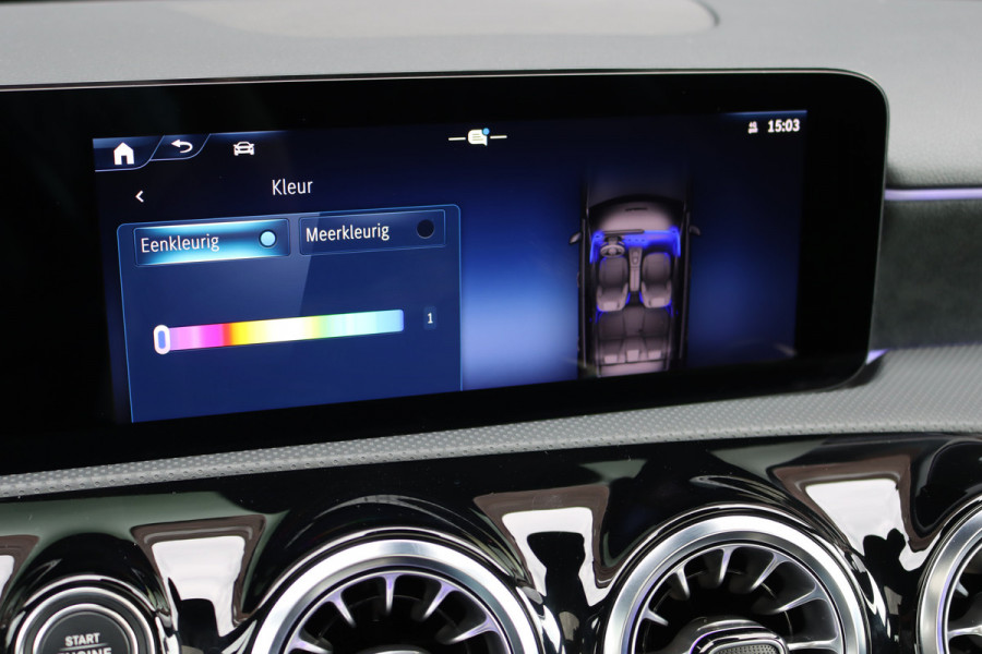 Mercedes-Benz A-Klasse 250 e AMG Line | Facelift | Panoramadak | Sfeerverlichting | Camera | Zitcomfortpakket | Keyless Go | Stoelverwarming | Widescreen |