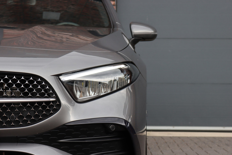 Mercedes-Benz A-Klasse 250 e AMG Line | Facelift | Panoramadak | Sfeerverlichting | Camera | Zitcomfortpakket | Keyless Go | Stoelverwarming | Widescreen |