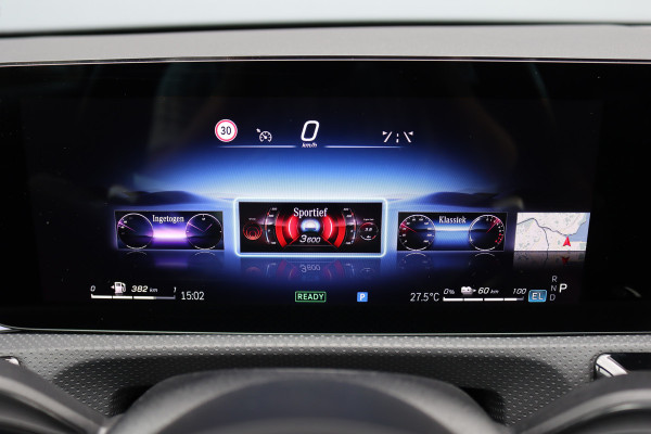 Mercedes-Benz A-Klasse 250 e AMG Line | Facelift | Panoramadak | Sfeerverlichting | Camera | Zitcomfortpakket | Keyless Go | Stoelverwarming | Widescreen |