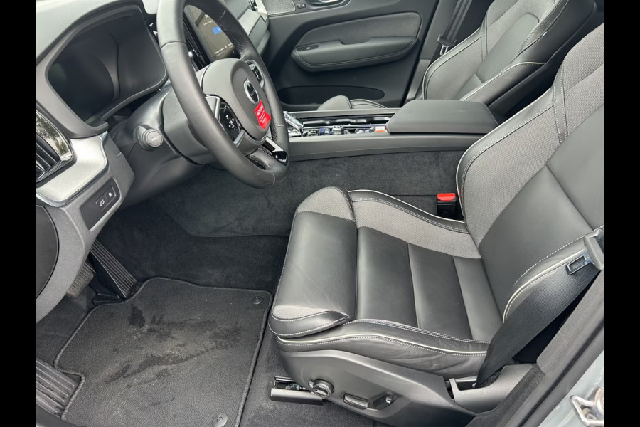 Volvo XC60 2.0 T8 Plug-in hybrid AWD BLACK EDITION (335kW/455PK) ** PANO, TREKH, ACC, HuD, 21-inch LMV ** 1e EIG - UNFALLFREI ** ** INFORMEER OOK NAAR ONZE AANTREKKELIJKE FINANCIAL-LEASE TARIEVEN **