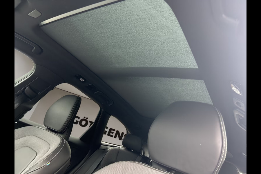 Volvo XC60 2.0 T8 Plug-in hybrid AWD BLACK EDITION (335kW/455PK) ** PANO, TREKH, ACC, HuD, 21-inch LMV ** 1e EIG - UNFALLFREI ** ** INFORMEER OOK NAAR ONZE AANTREKKELIJKE FINANCIAL-LEASE TARIEVEN **