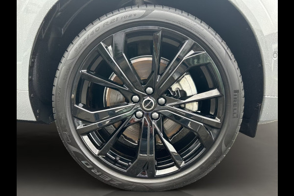 Volvo XC60 2.0 T8 Plug-in hybrid AWD BLACK EDITION (335kW/455PK) ** PANO, TREKH, ACC, HuD, 21-inch LMV ** 1e EIG - UNFALLFREI ** ** INFORMEER OOK NAAR ONZE AANTREKKELIJKE FINANCIAL-LEASE TARIEVEN **