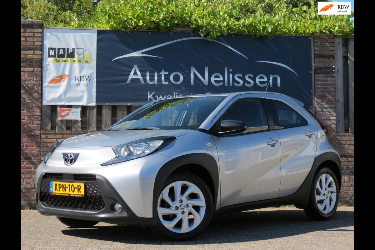 Toyota Aygo X 1.0 VVT-i First AUTOMAAT | CAMERA | STOELVERWARMING | APPLE CARPLAY | KEYLESS ENTRY | CLIMA | DEALER ONDERHOUDEN |