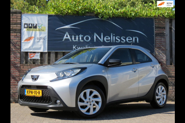 Toyota Aygo X 1.0 VVT-i First AUTOMAAT | CAMERA | STOELVERWARMING | APPLE CARPLAY | KEYLESS ENTRY | CLIMA | DEALER ONDERHOUDEN |
