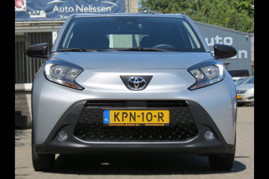 Toyota Aygo X 1.0 VVT-i First AUTOMAAT | CAMERA | STOELVERWARMING | APPLE CARPLAY | KEYLESS ENTRY | CLIMA | DEALER ONDERHOUDEN |