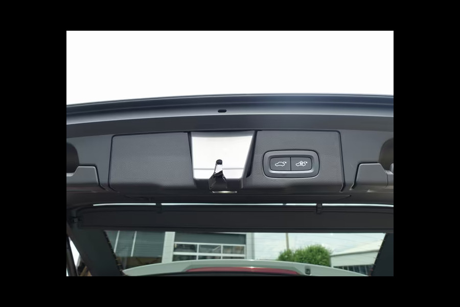 Volvo XC60 2.0 T8 Plug-in hybrid AWD BLACK EDITION (335kW/455PK) ** PANO, TREKH, ACC, HuD, 21-inch LMV ** 1e EIG - UNFALLFREI ** ** INFORMEER OOK NAAR ONZE AANTREKKELIJKE FINANCIAL-LEASE TARIEVEN **
