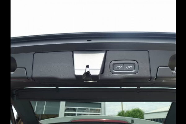 Volvo XC60 2.0 T8 Plug-in hybrid AWD BLACK EDITION (335kW/455PK) ** PANO, TREKH, ACC, HuD, 21-inch LMV ** 1e EIG - UNFALLFREI ** ** INFORMEER OOK NAAR ONZE AANTREKKELIJKE FINANCIAL-LEASE TARIEVEN **